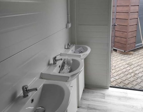 wynajem kontenerów budowlanych