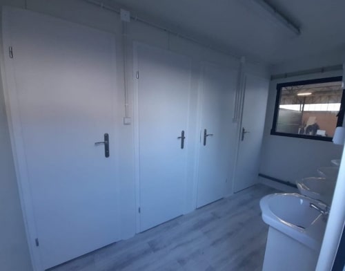 wynajem kontenerów sanitarnych